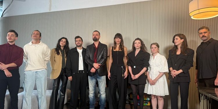 Persona Ne Anlatıyor? Derin Anlamı ve Temaları
