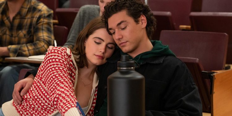 Off Campus Kitap Uyarlaması mı? Dizi Hangi Seriden Uyarlandı?