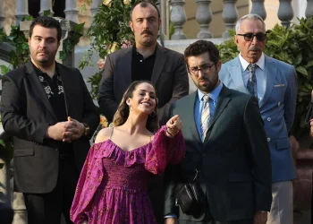 Bayi Toplantısı Sonu Açıklaması: Finalde Ne Oluyor?