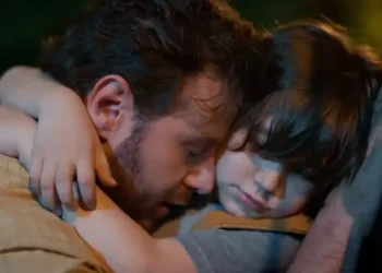 Ben ve Babam – Vatan Konusu Nedir? Gerçek Hikâyesi, Oyuncuları ve Film Hakkında Merak Edilenler
